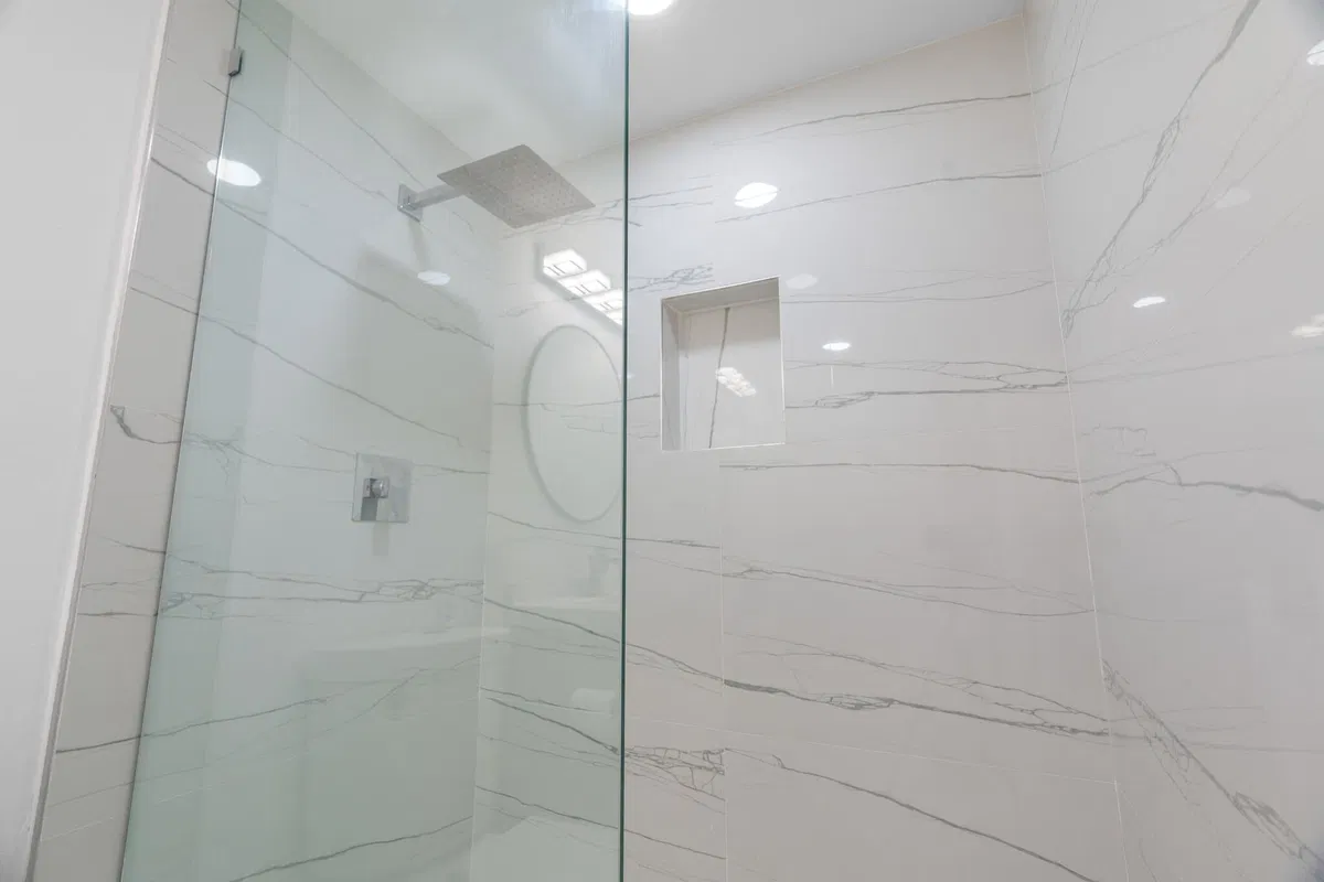 Unit 207 photo 16