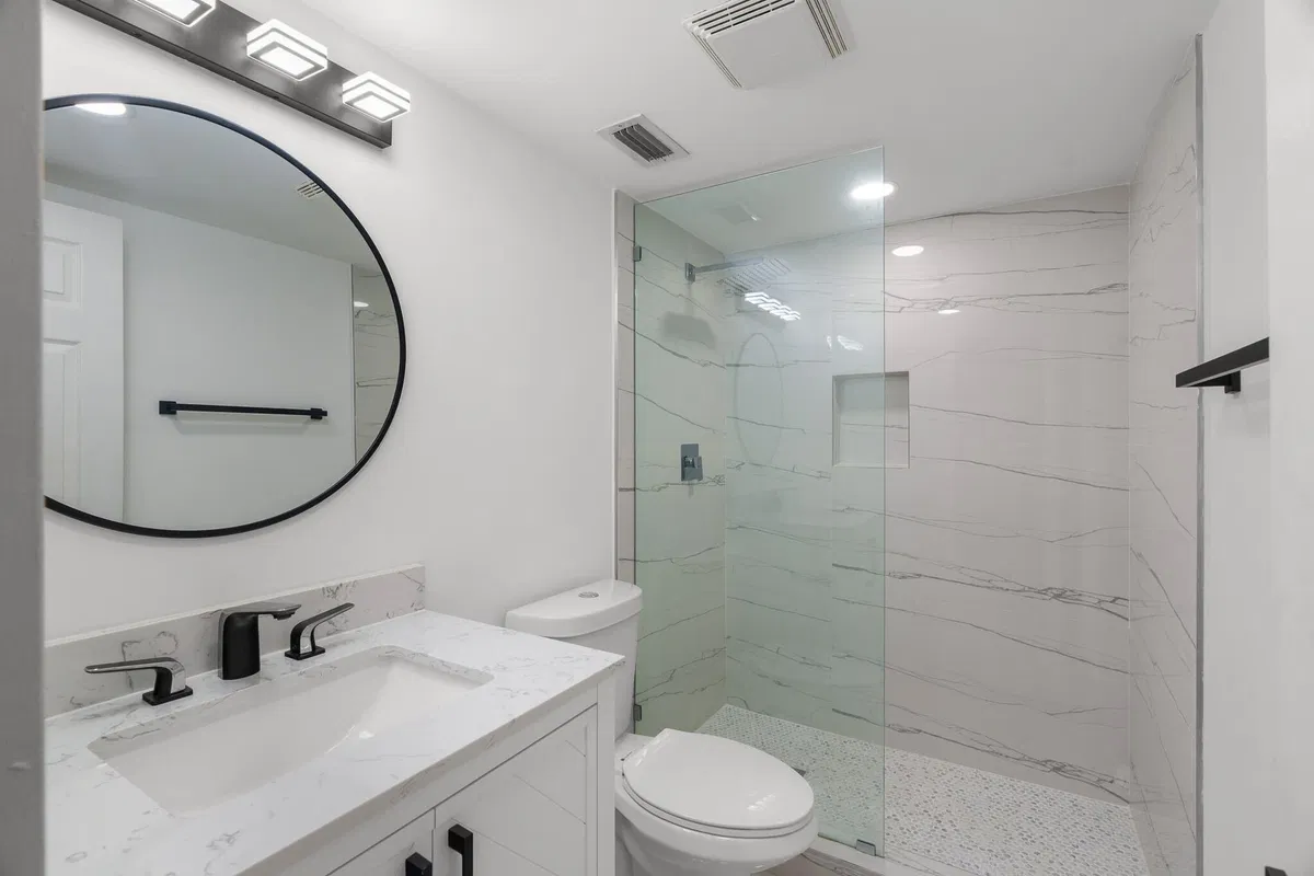 Unit 207 photo 19