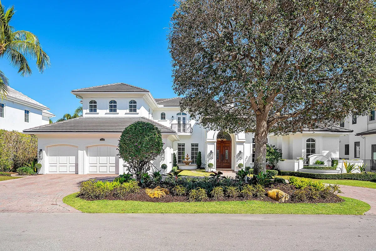 Royal Palm Yacht and Country Club Residence