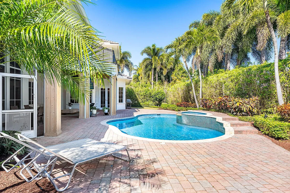 Royal Palm Yacht and Country Club Residence photo 28