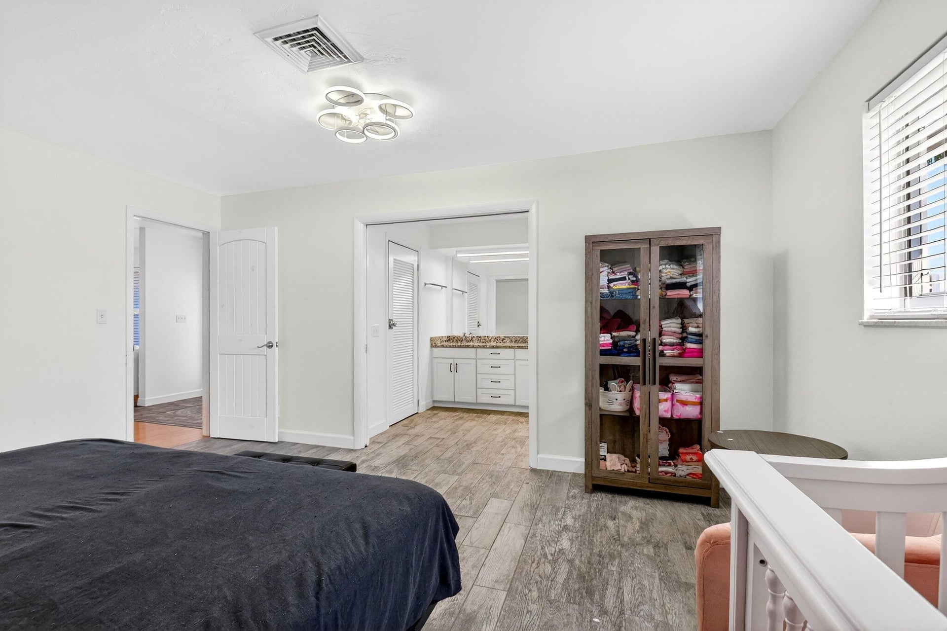  Residence photo 34
