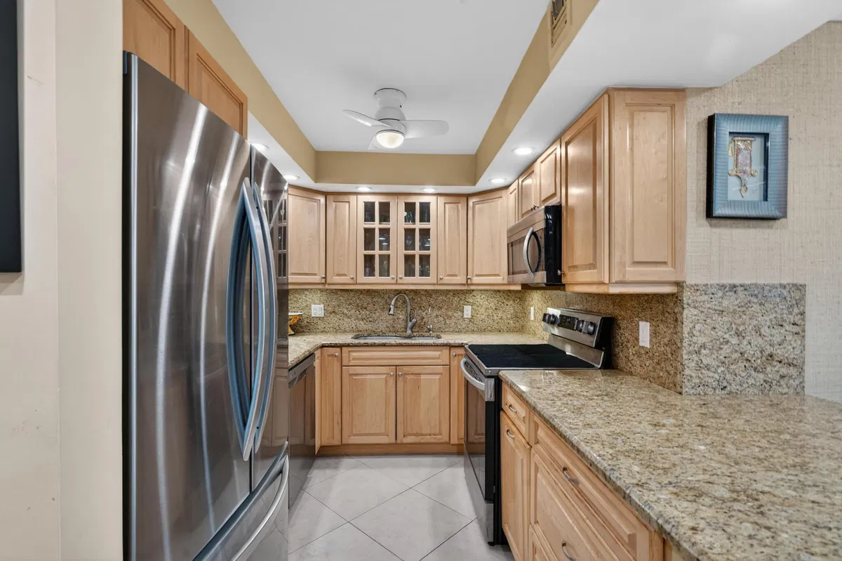 Golfview North Palm Beach I Unit 704 photo 7