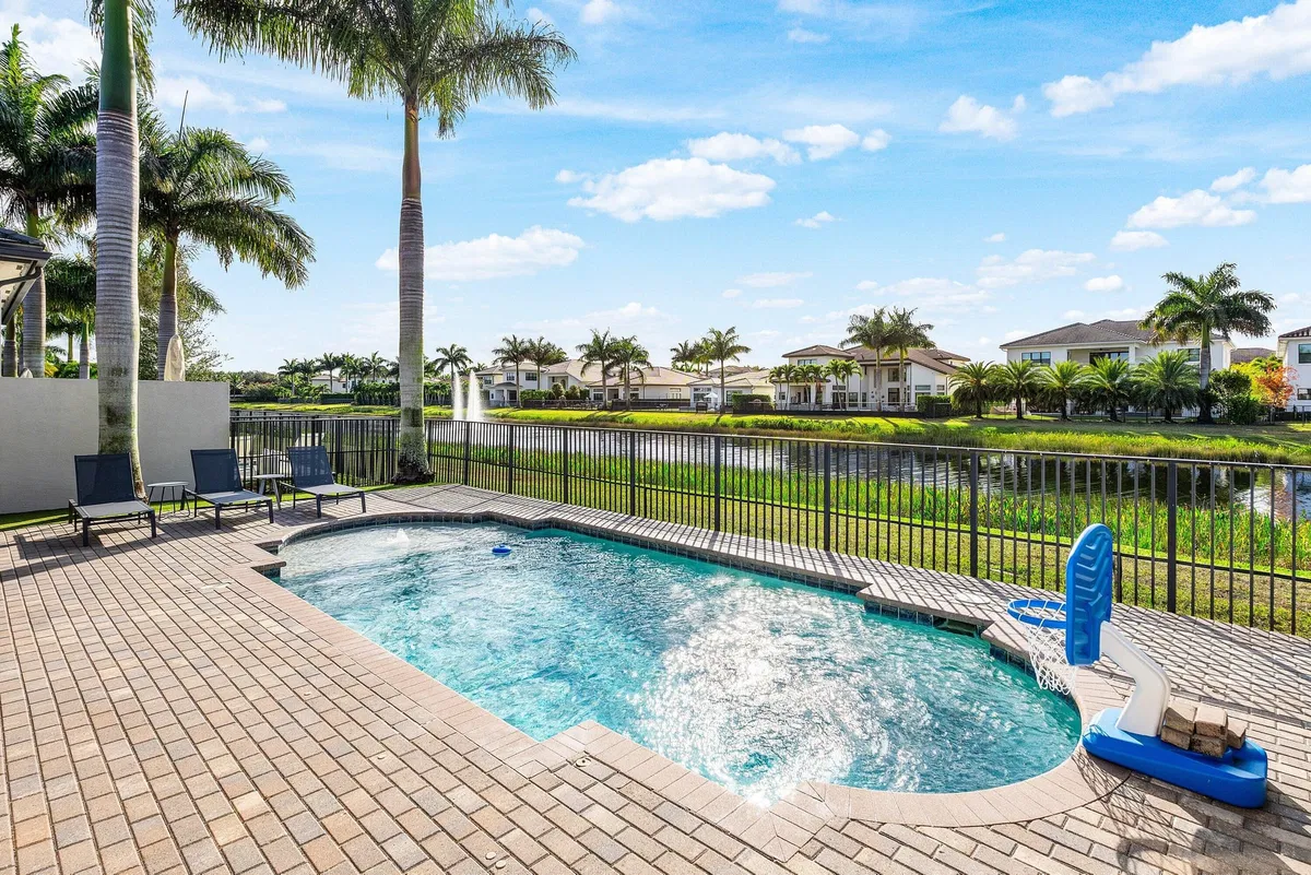 Boca Bridges Residence photo 34