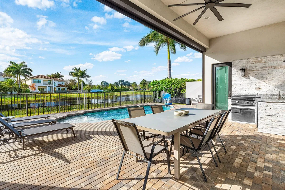 Boca Bridges Residence photo 37