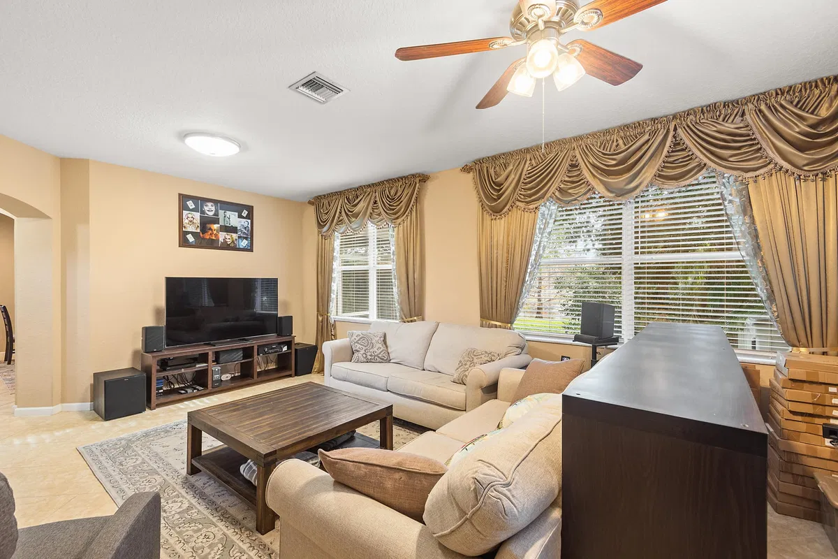 Residence photo 10