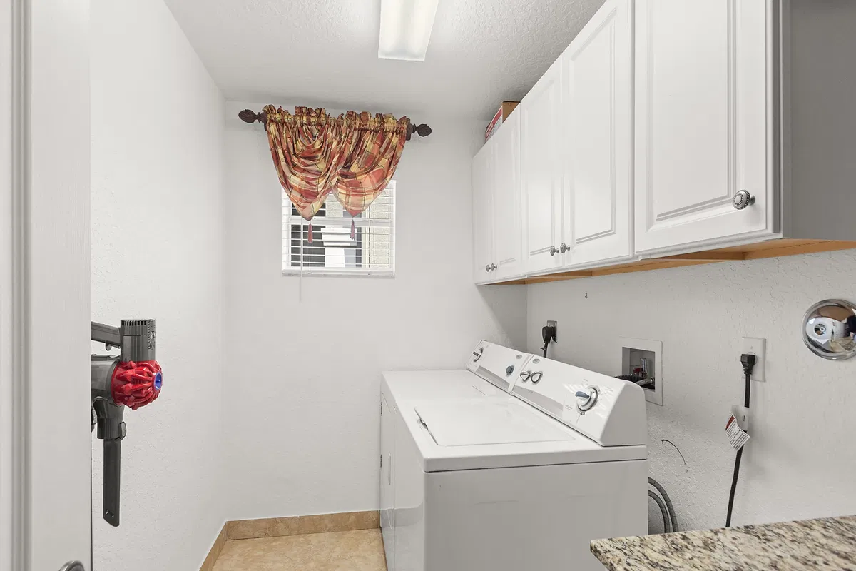 Residence photo 19