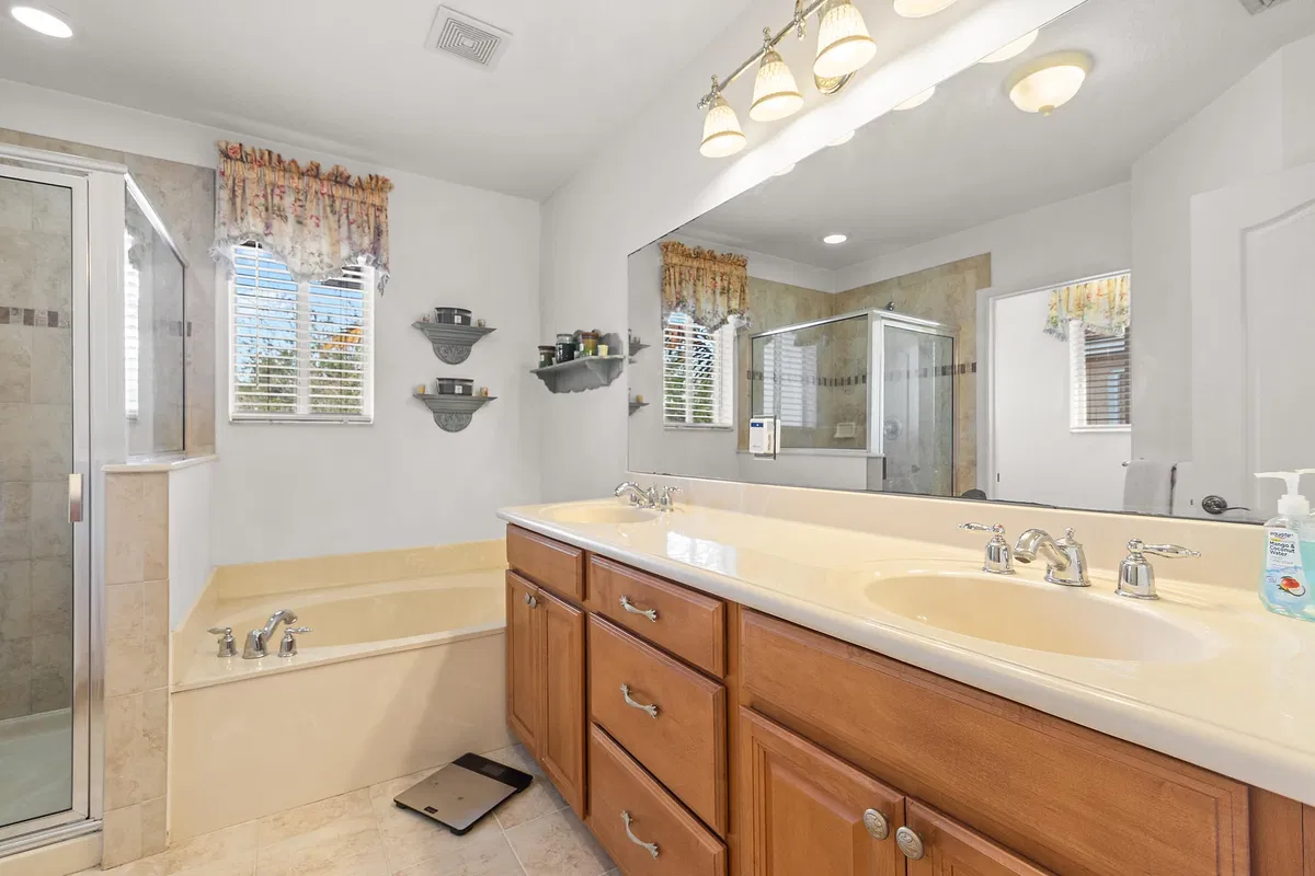 Residence photo 25