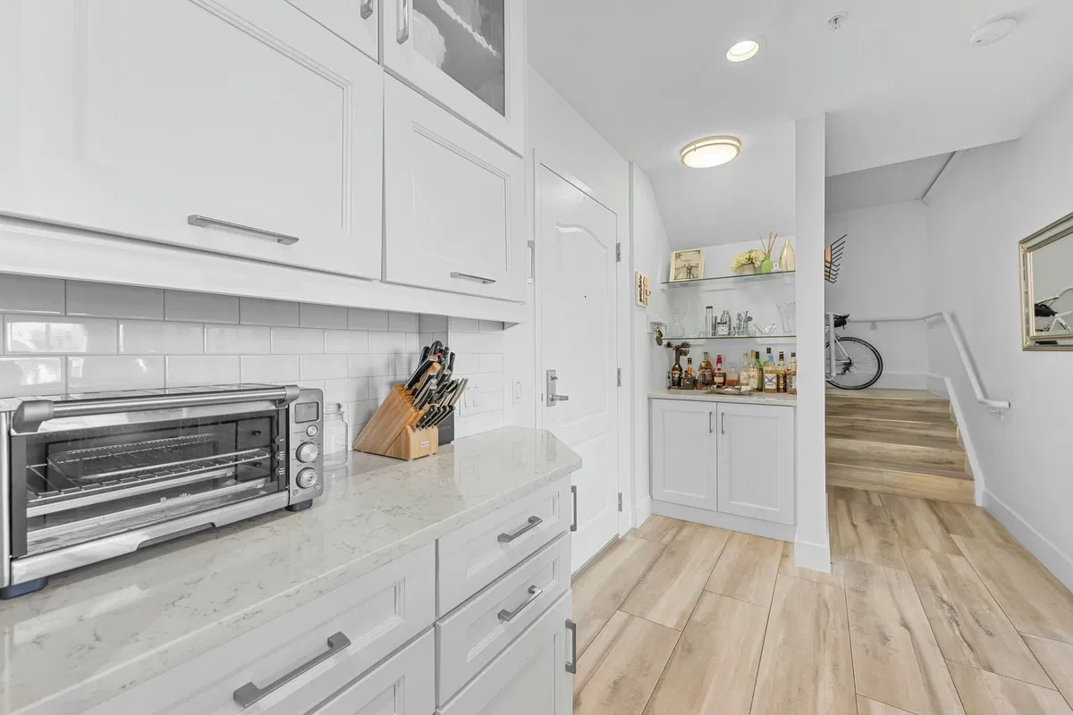 The Whitney Unit 807 photo 7