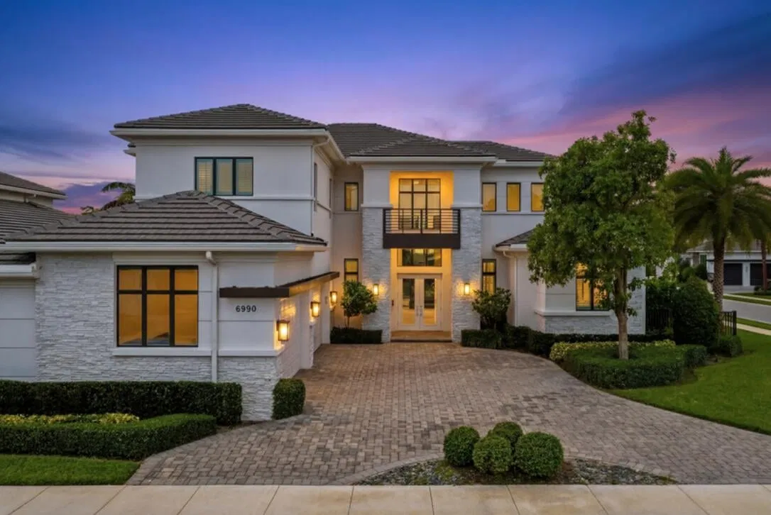 Royal Palm Polo Residence