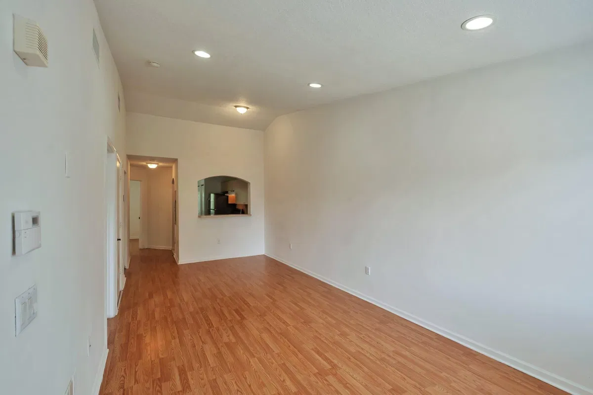 Unit 205 photo 4