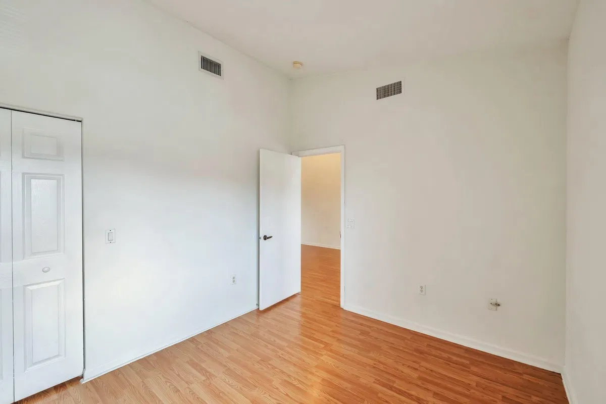 Unit 205 photo 7