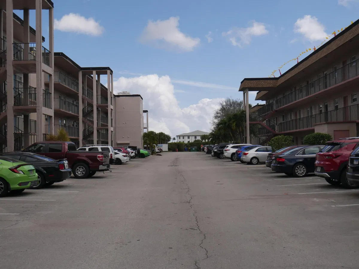 Unit 208 photo 19