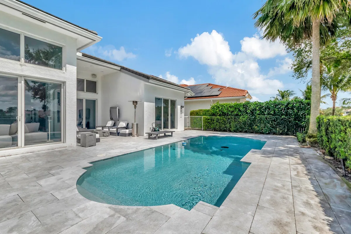 Woodfield Country Club Residence photo 34