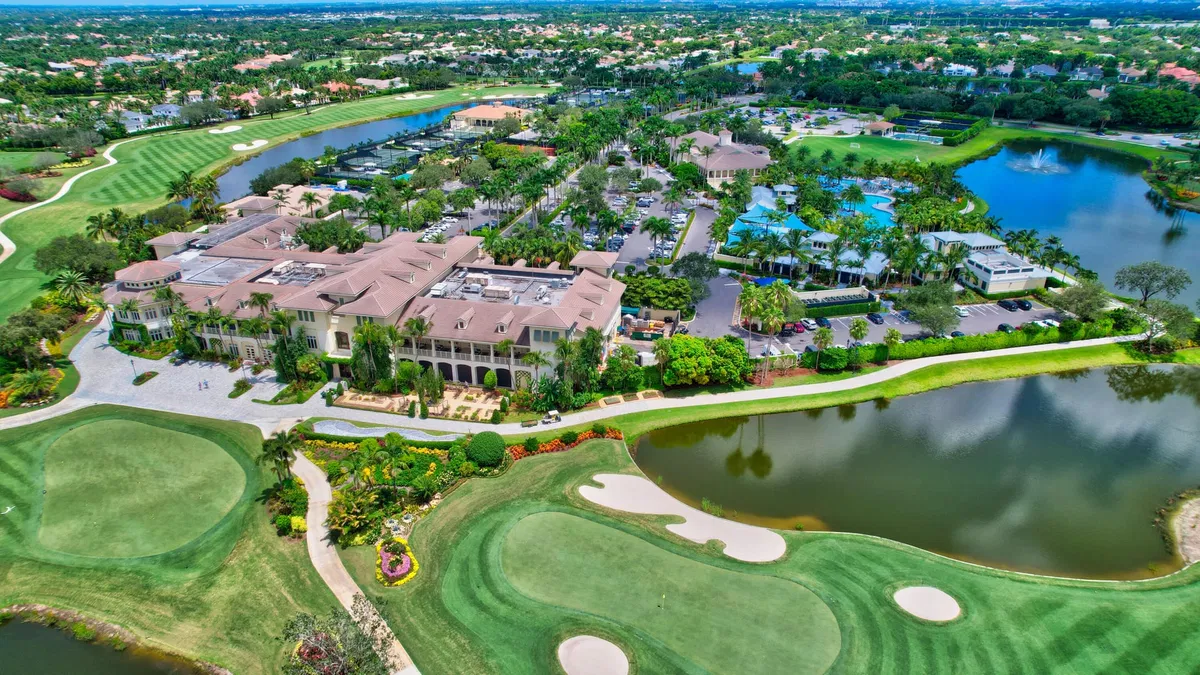 Woodfield Country Club Residence photo 67