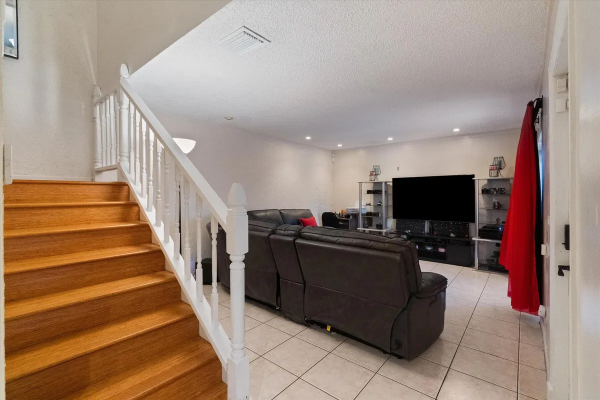 Residence photo 4