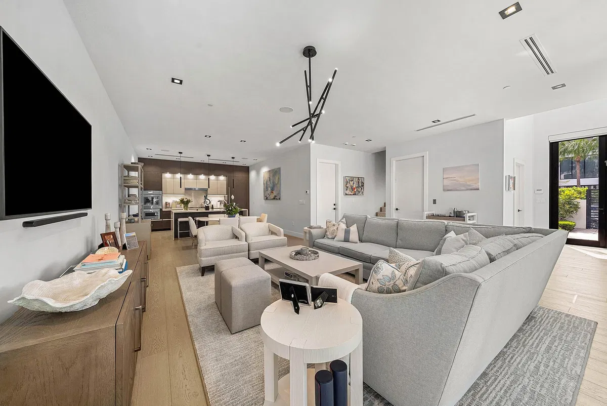 Palm Trail Delray Beach Residence photo 4