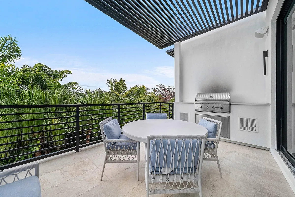 Palm Trail Delray Beach Residence photo 40