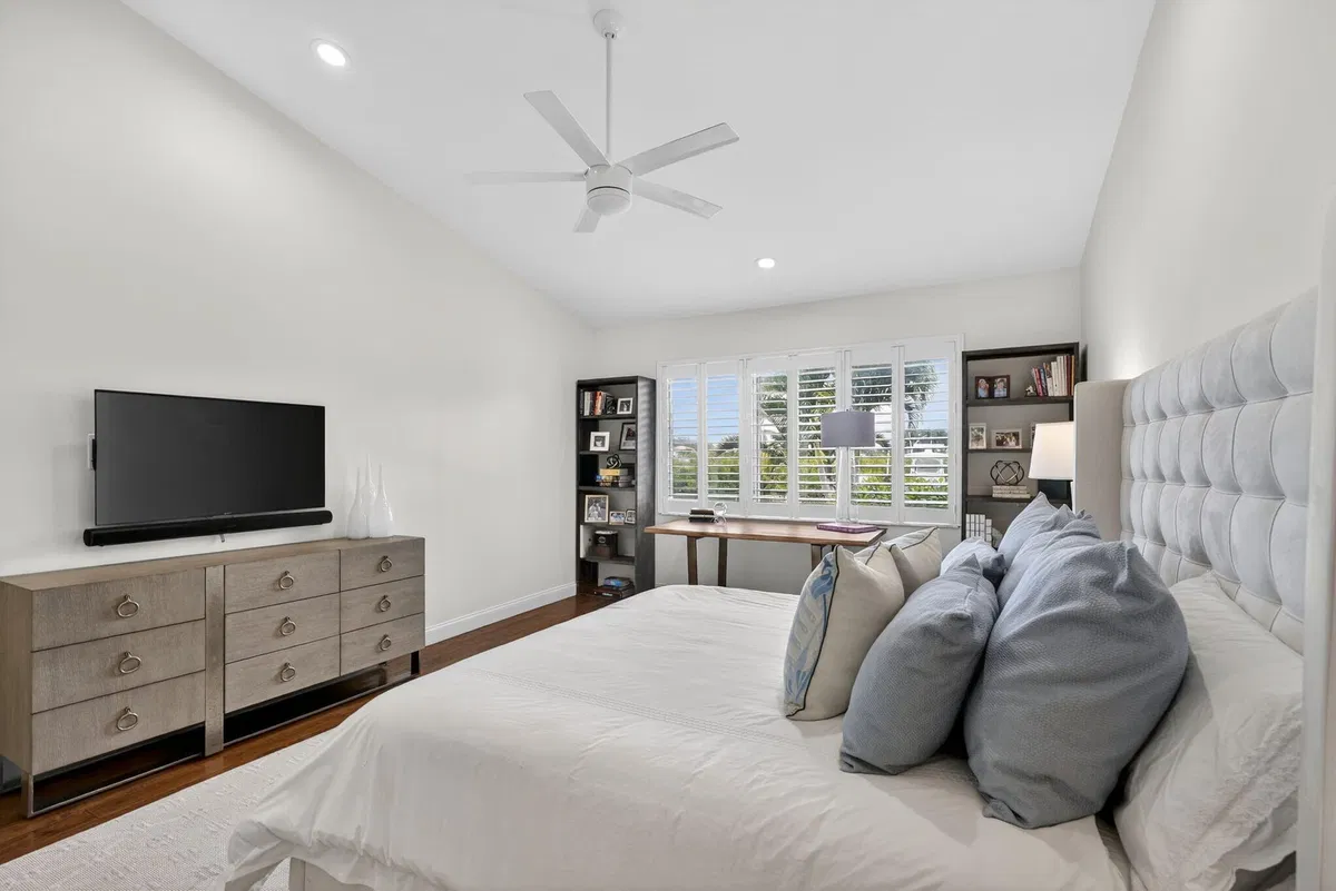 Admirals Cove Residence photo 37