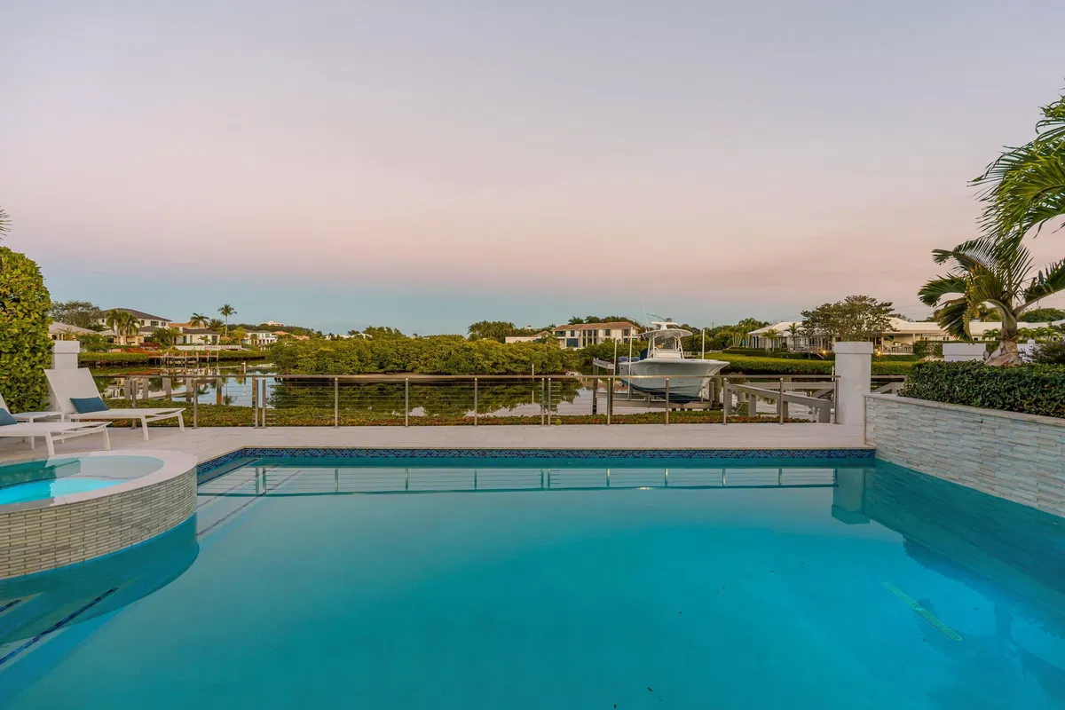 Admirals Cove Residence photo 97