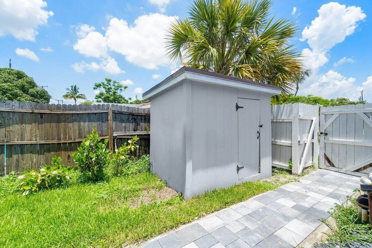 Residence photo 31