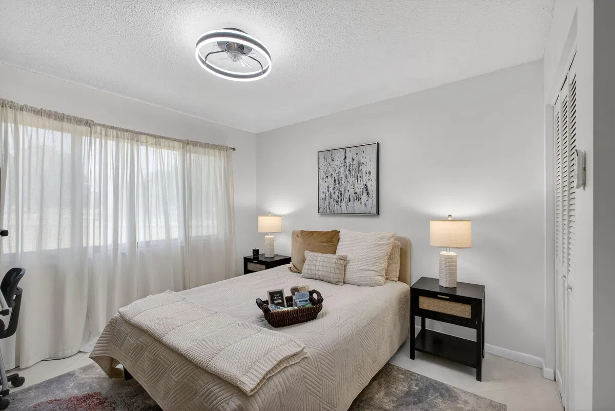Unit 104 photo 25