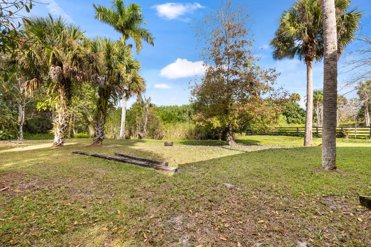  Residence photo 49