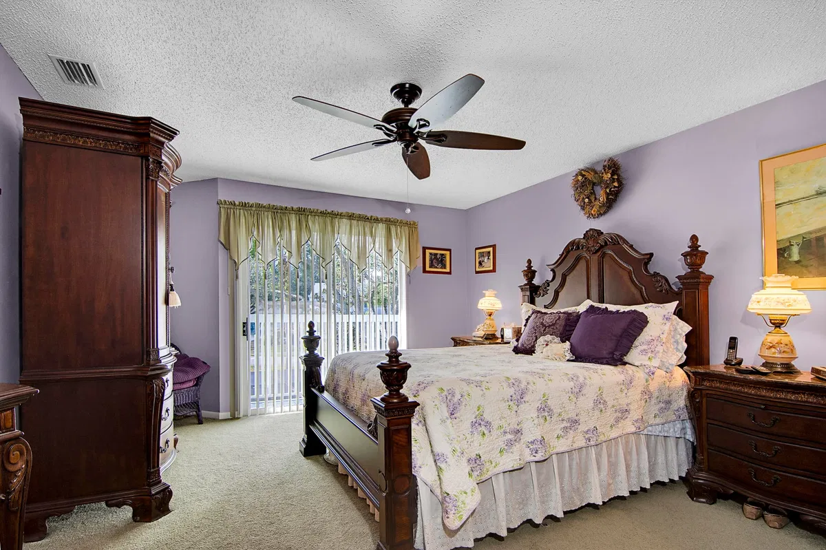 Unit 2 photo 13