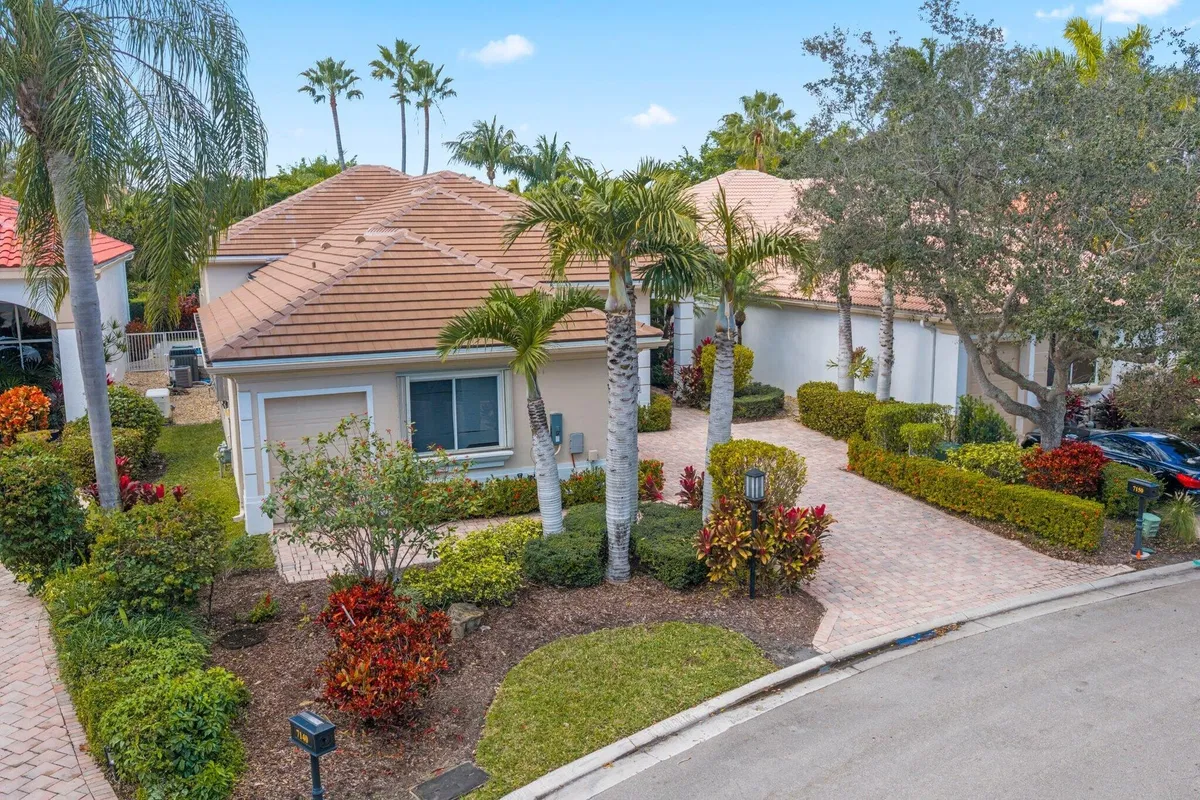 Boca Grove Residence