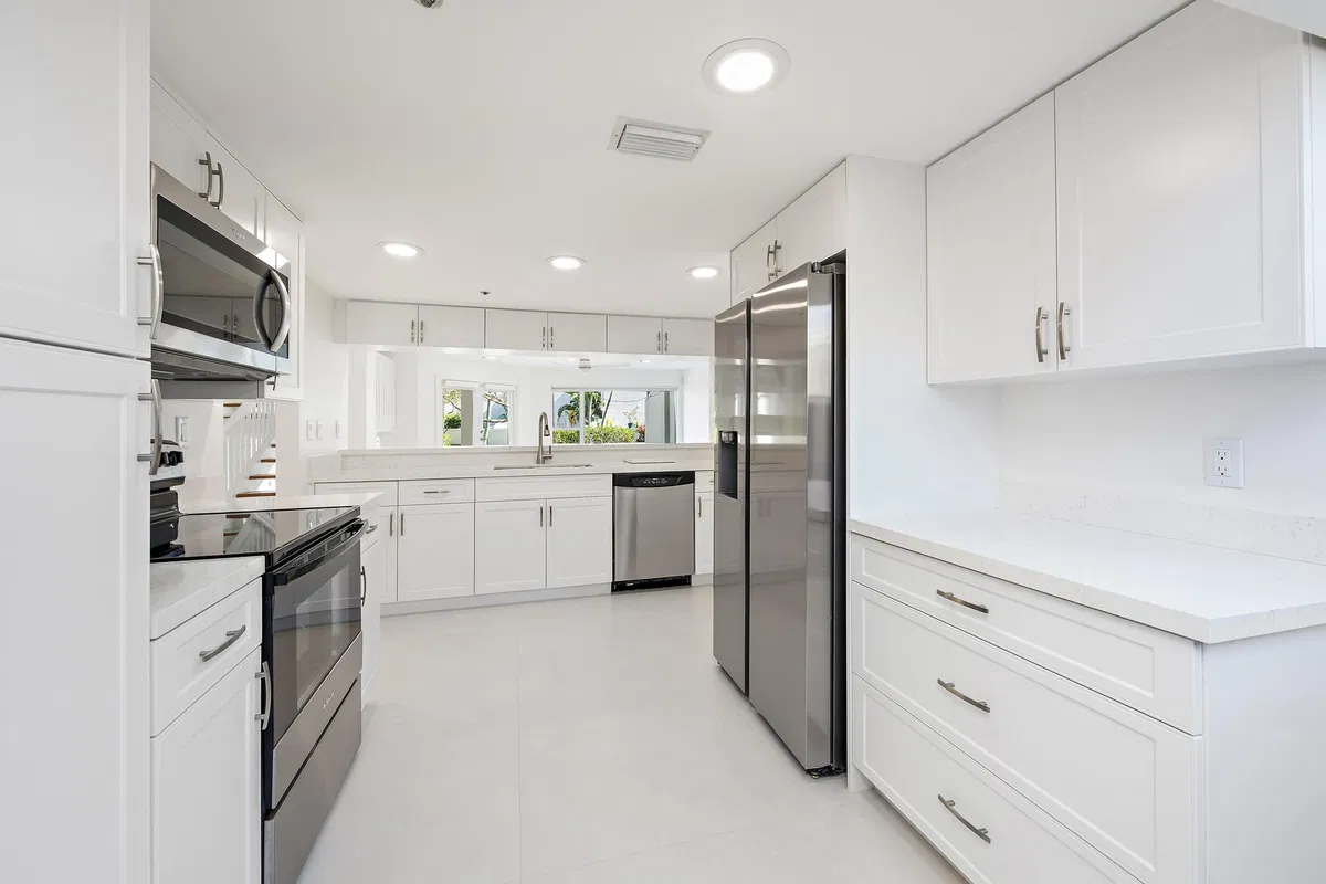 Unit 652 photo 10