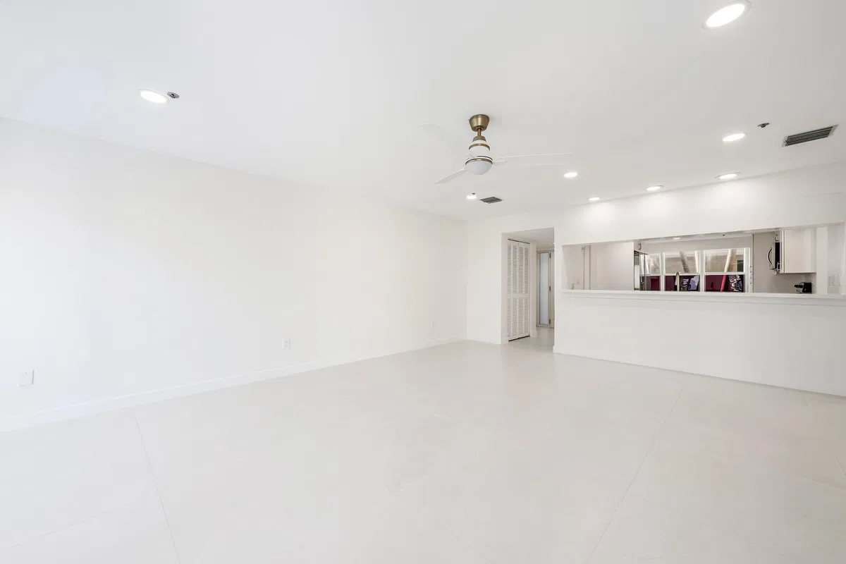Unit 652 photo 28