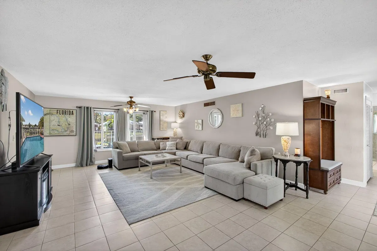  Residence photo 19