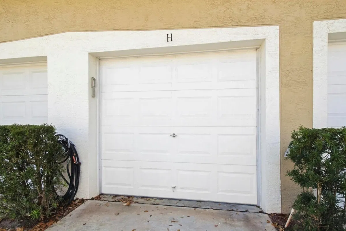 Unit H photo 16
