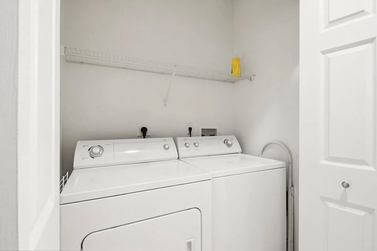 Unit H photo 40
