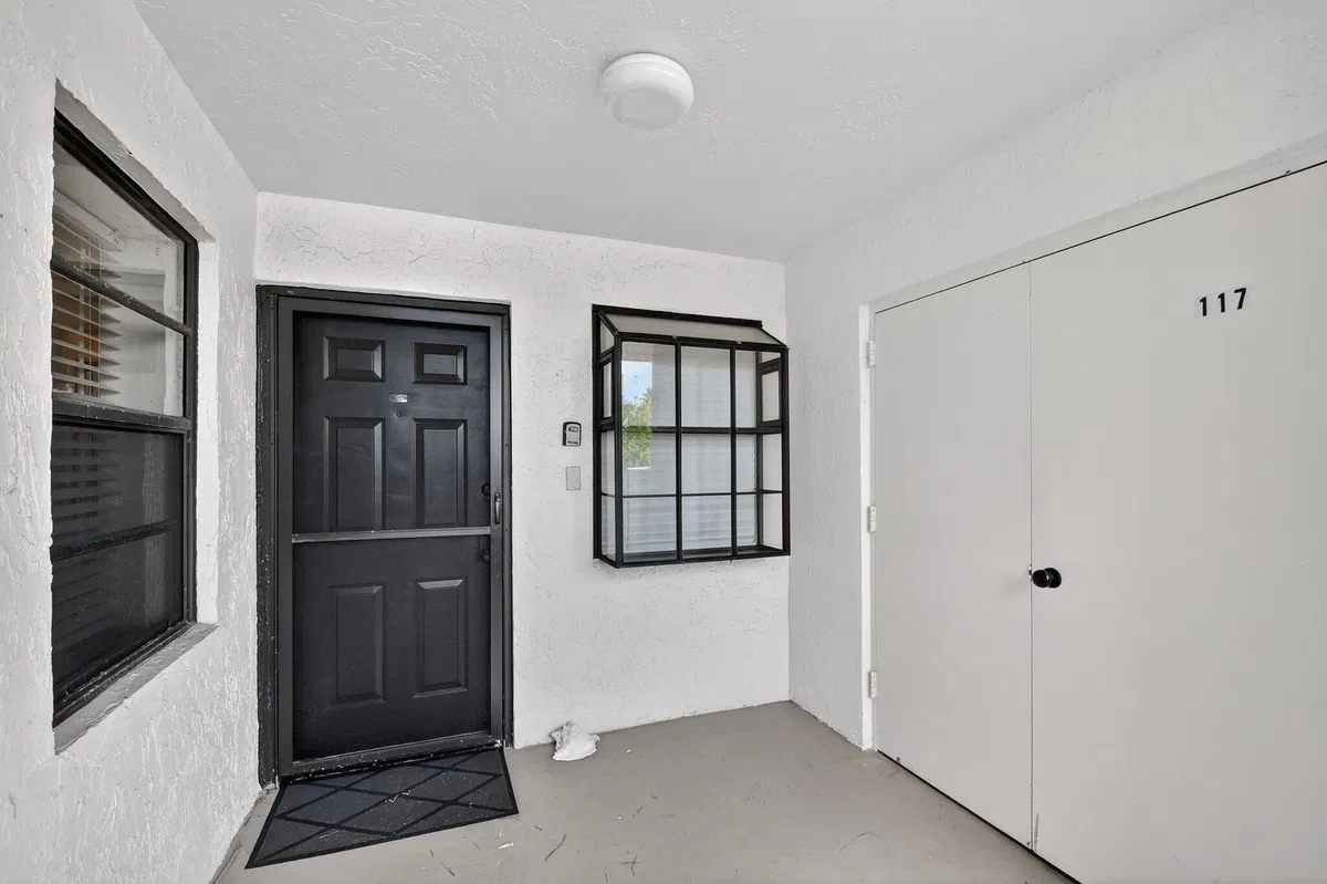 Unit 117 photo 7