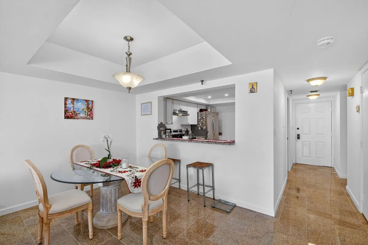 Unit 117 photo 13