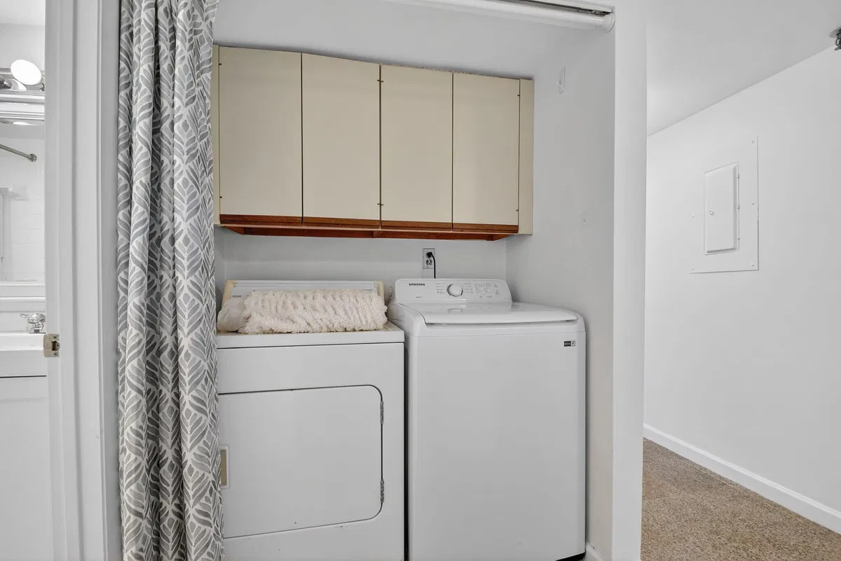 Unit 117 photo 40