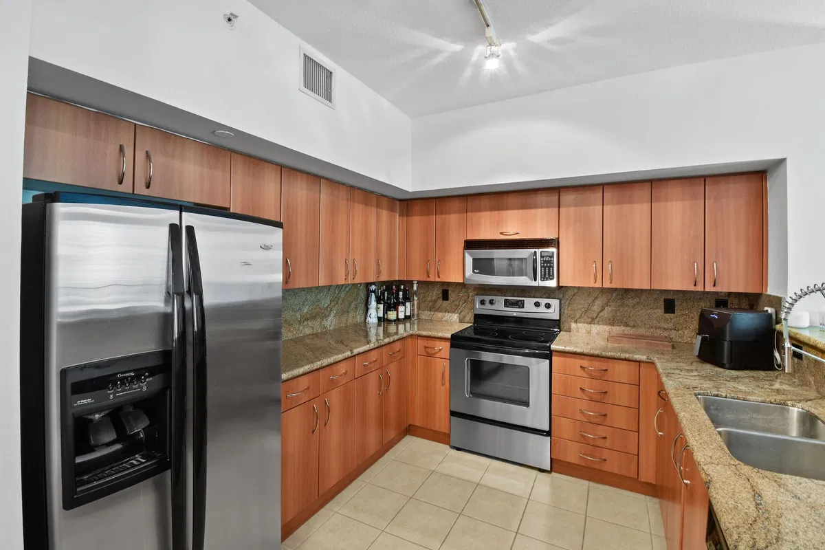 Pineapple Grove Village Condominiums Unit 1320 photo 10