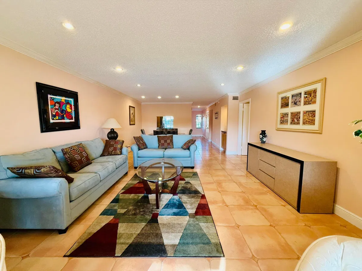 Unit E photo 25