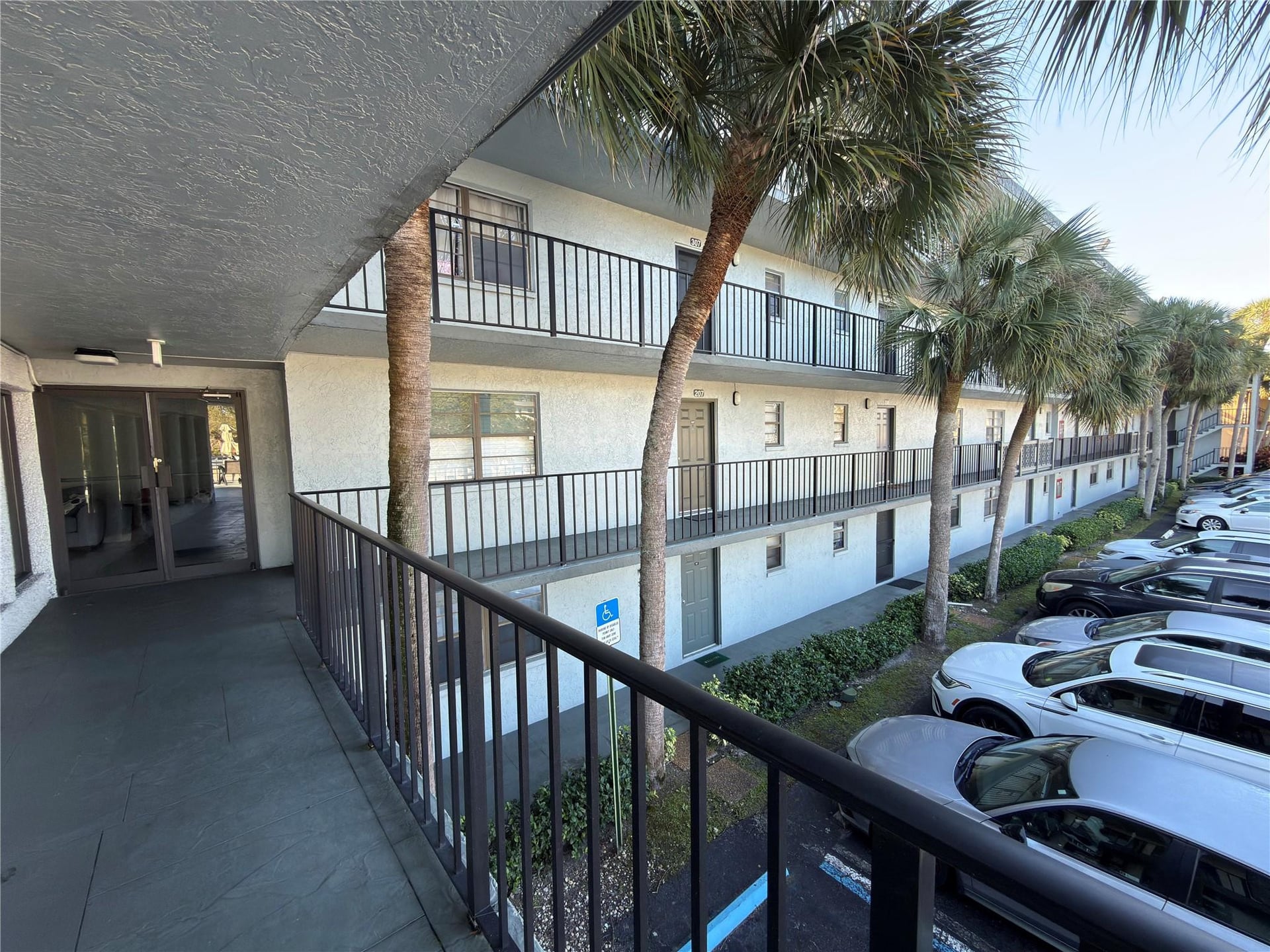 Unit 208 photo 16