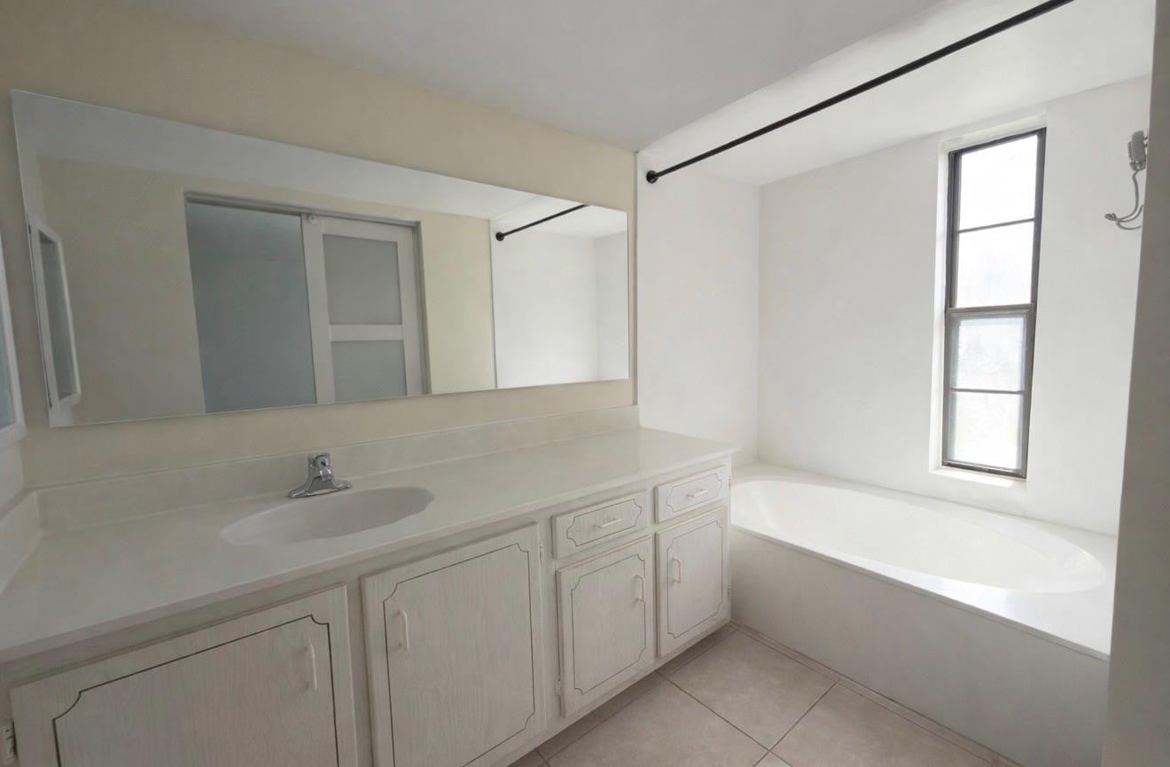 Unit 208 photo 31