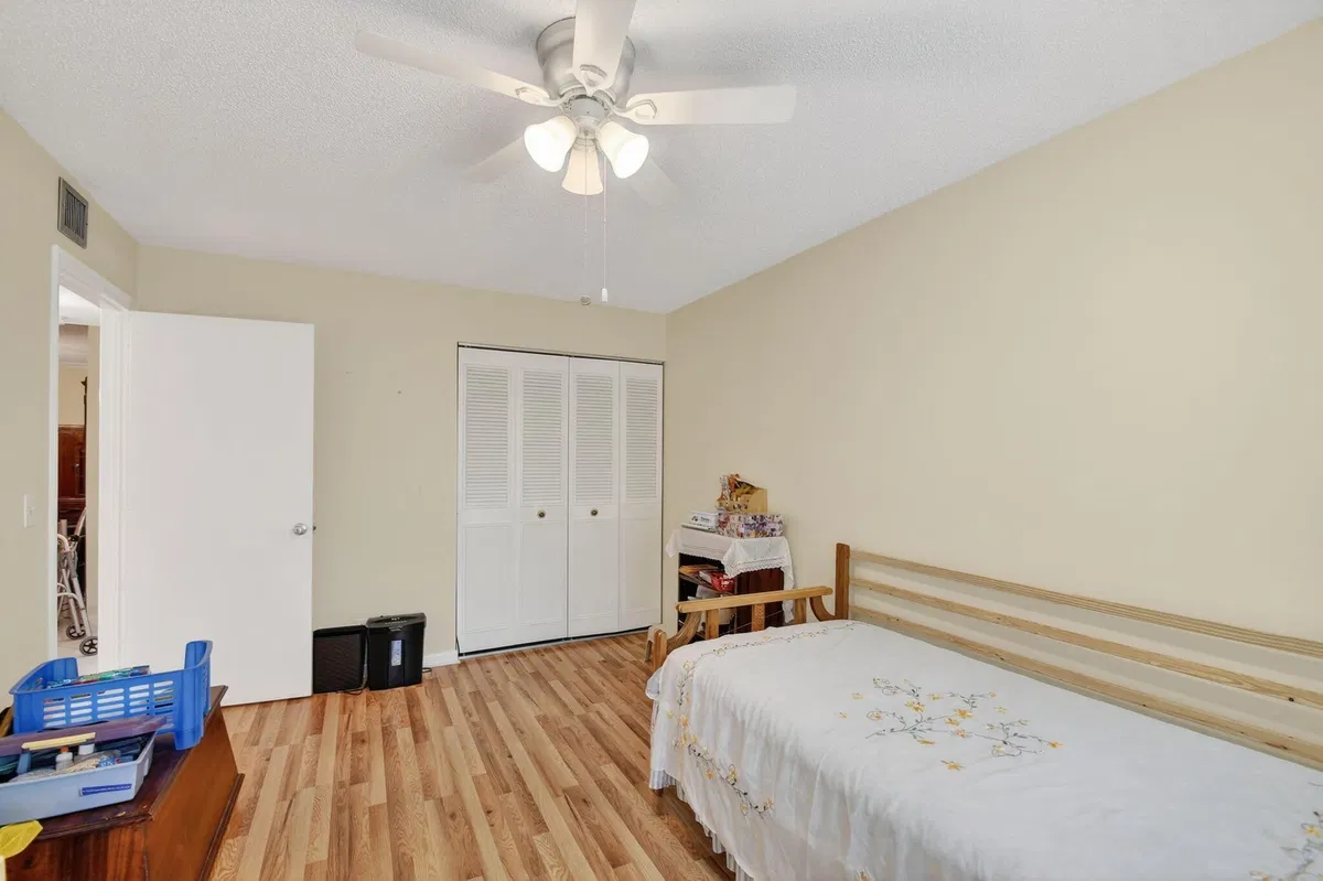 Residence photo 22