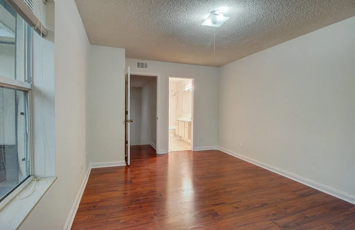  Unit B photo 25