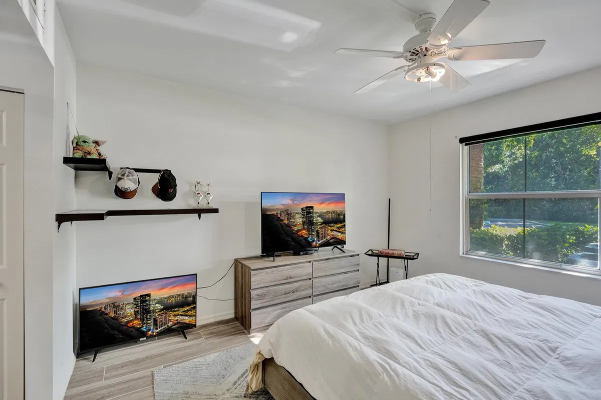 Residence photo 31