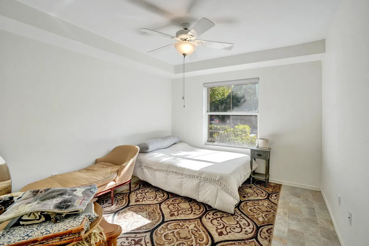 Residence photo 34