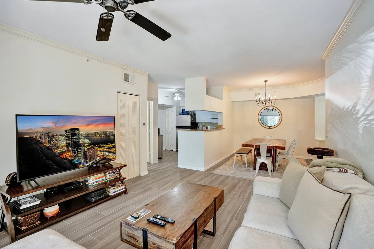 Residence photo 52