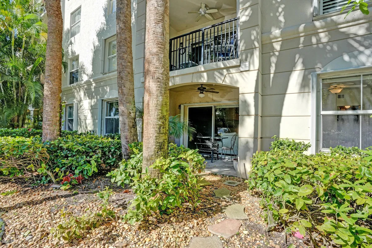 Residence photo 64