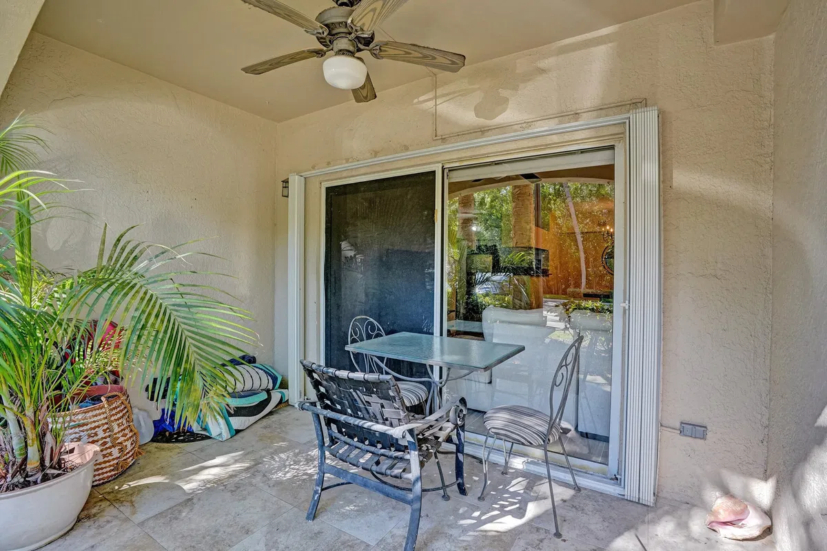 Residence photo 67