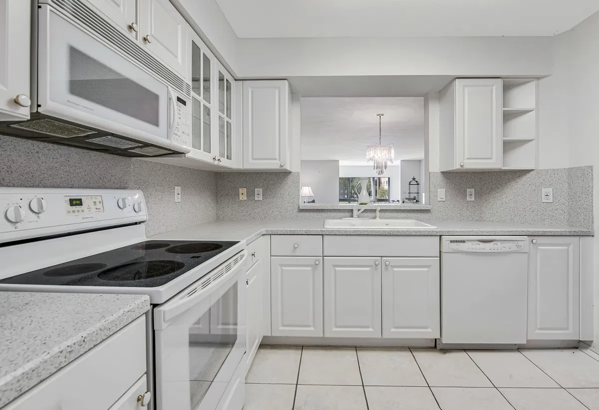  Unit 208 photo 16