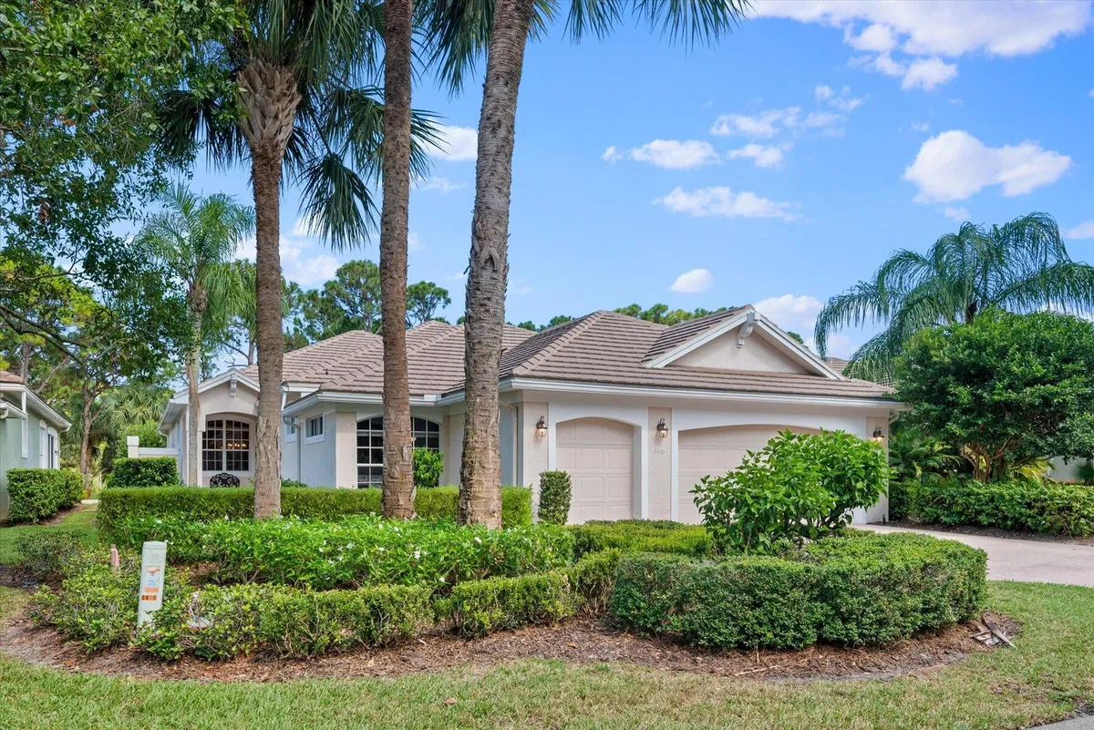 Willoughby Golf Club Residence