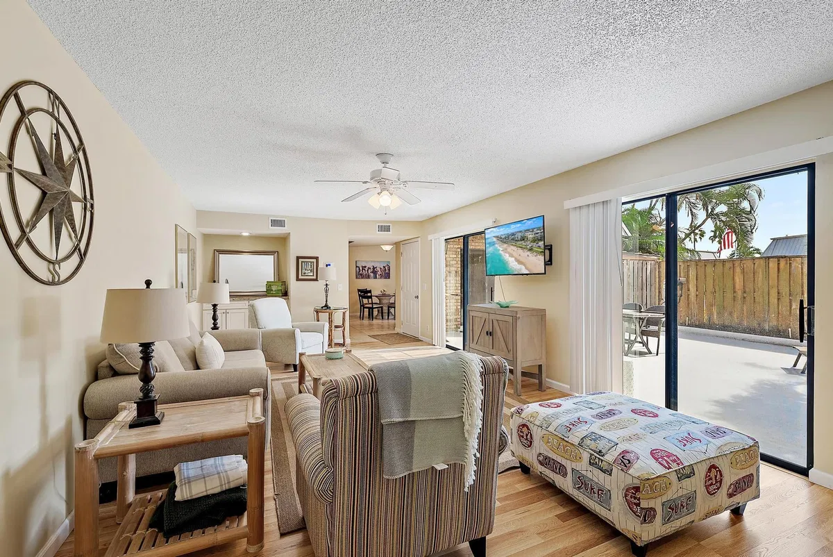  Unit 28c photo 13